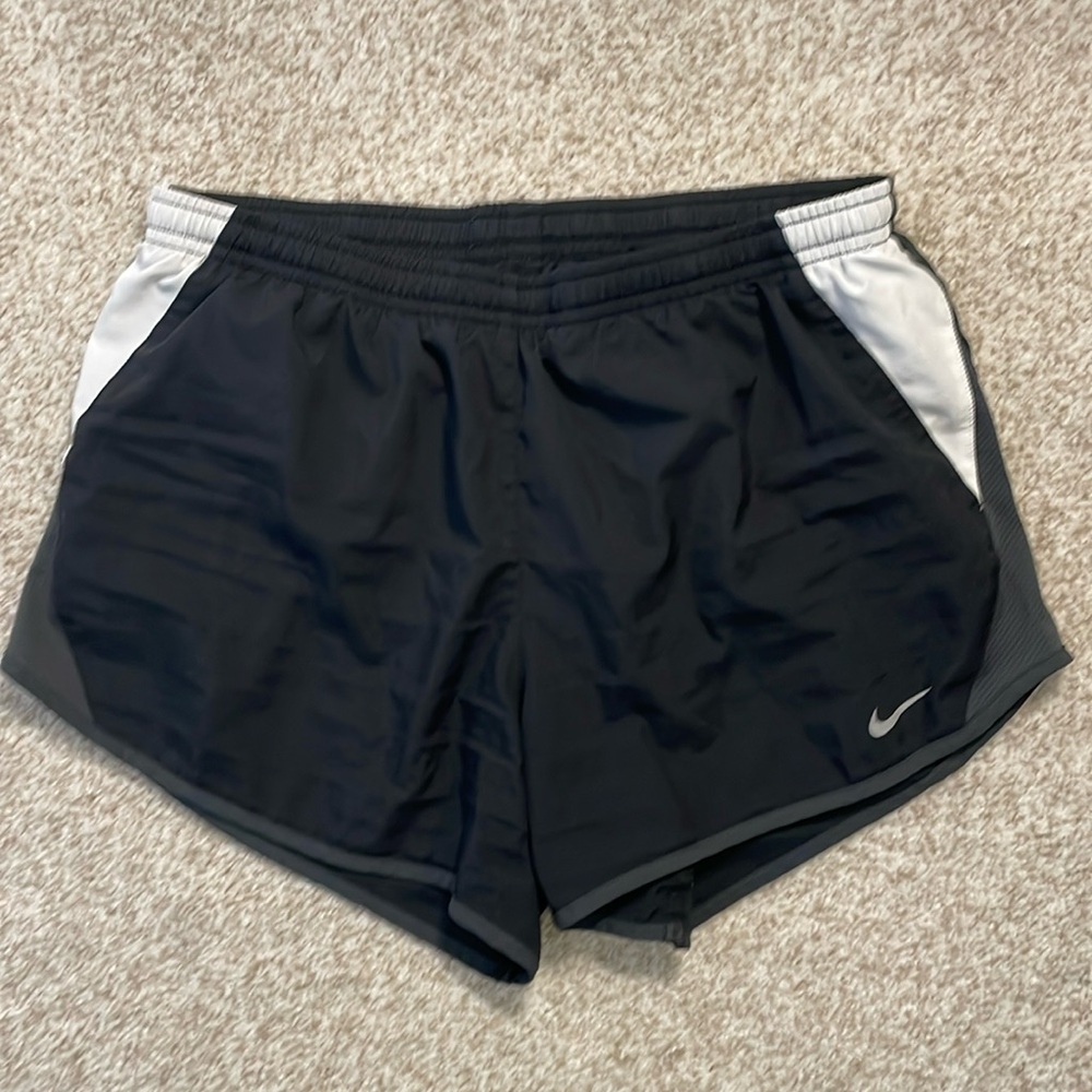 Niki Dri-Fit lined running shorts